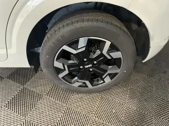 DACIA SANDERO III - voiture de démonstration - Photo 24