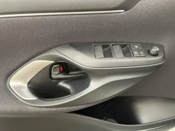 TOYOTA YARIS IV - voiture de démonstration - Photo 17