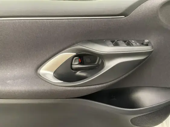 TOYOTA YARIS IV - voiture de démonstration - Photo 19