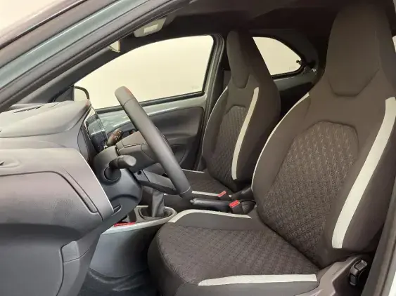 TOYOTA AYGO X - voiture de démonstration - Photo 18