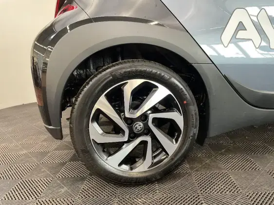 TOYOTA AYGO X - voiture de démonstration - Photo 25