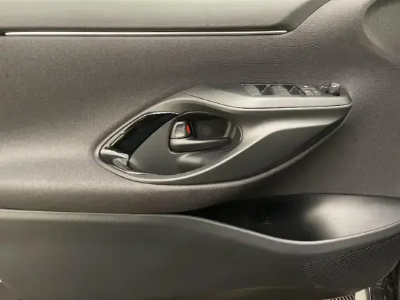 TOYOTA YARIS IV - voiture de démonstration - Photo 19