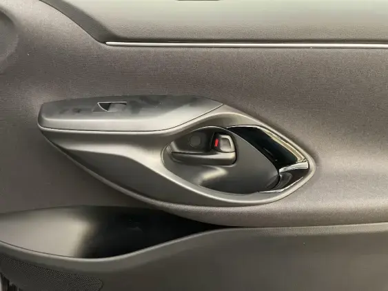 TOYOTA YARIS IV - voiture de démonstration - Photo 20