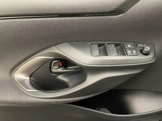 TOYOTA YARIS IV - voiture de démonstration - Photo 17