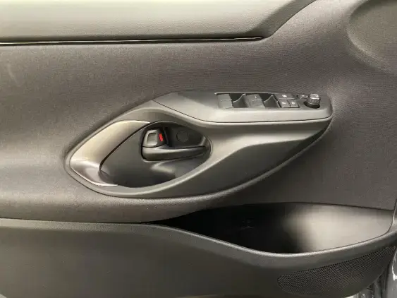 TOYOTA YARIS IV - voiture de démonstration - Photo 19