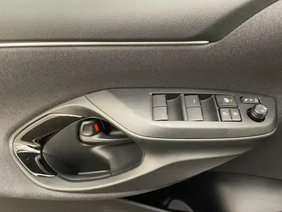 TOYOTA YARIS IV - voiture de démonstration - Photo 17