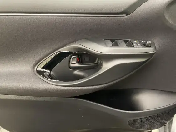 TOYOTA YARIS IV - voiture de démonstration - Photo 19