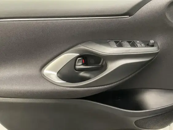 TOYOTA YARIS IV - voiture de démonstration - Photo 19