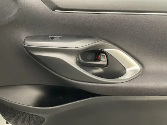 TOYOTA YARIS IV - voiture de démonstration - Photo 20