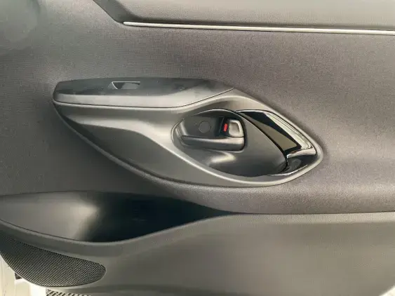 TOYOTA YARIS IV - voiture de démonstration - Photo 20