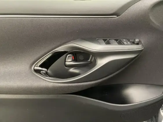 TOYOTA YARIS IV - voiture de démonstration - Photo 19