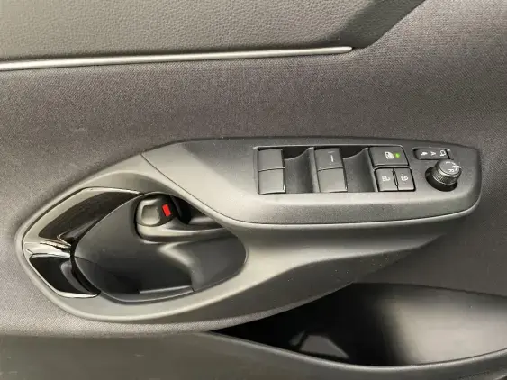 TOYOTA YARIS CROSS I - voiture de démonstration - Photo 17