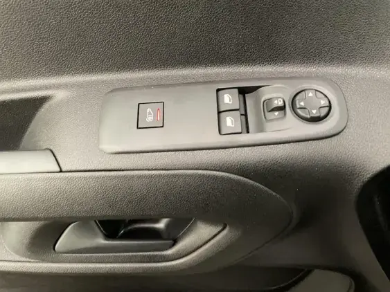 TOYOTA PROACE CITY - voiture de démonstration - Photo 17
