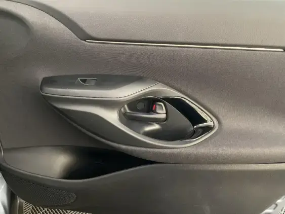 TOYOTA YARIS CROSS - voiture de démonstration - Photo 20