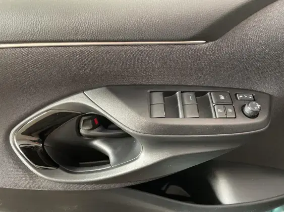 TOYOTA YARIS IV - voiture de démonstration - Photo 17