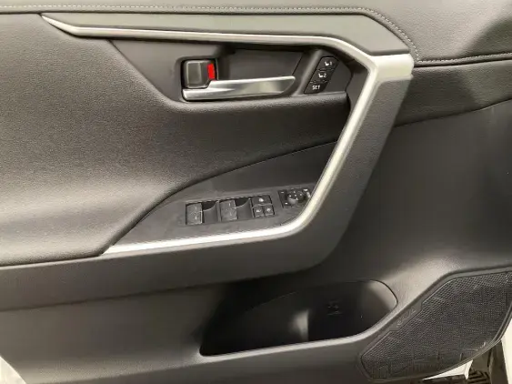 TOYOTA RAV4 V - voiture de démonstration - Photo 19