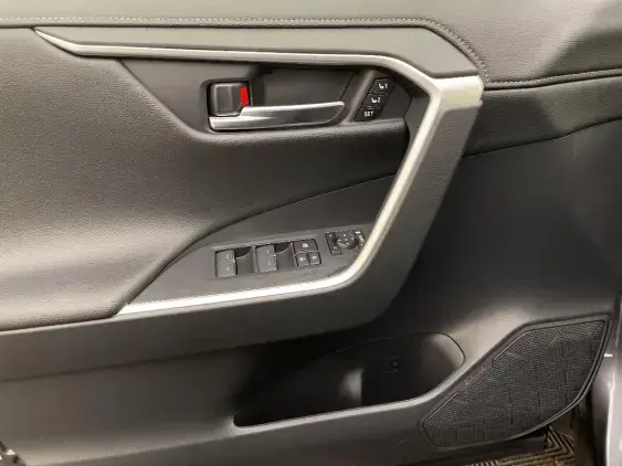 TOYOTA RAV4 V - voiture de démonstration - Photo 19