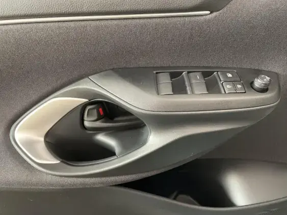 TOYOTA YARIS IV - voiture de démonstration - Photo 17