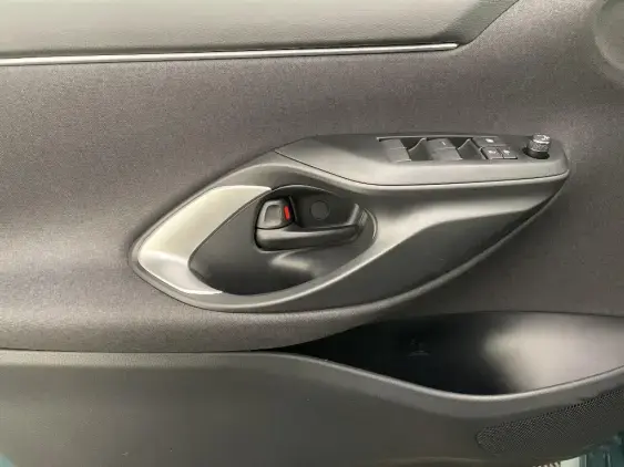 TOYOTA YARIS IV - voiture de démonstration - Photo 19
