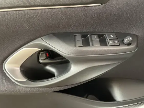 TOYOTA YARIS IV - voiture de démonstration - Photo 17