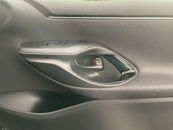 TOYOTA YARIS IV - voiture de démonstration - Photo 20