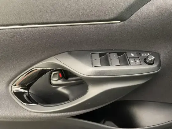 TOYOTA YARIS CROSS I - voiture de démonstration - Photo 17