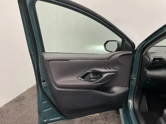 TOYOTA YARIS IV - voiture de démonstration - Photo 19