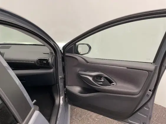 TOYOTA YARIS IV - voiture de démonstration - Photo 20