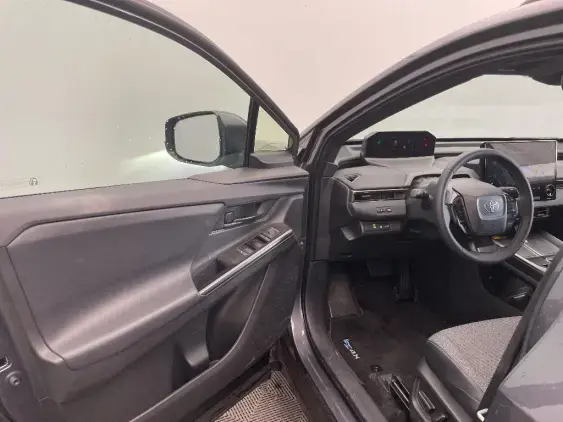 TOYOTA BZ4X - voiture de démonstration - Photo 19