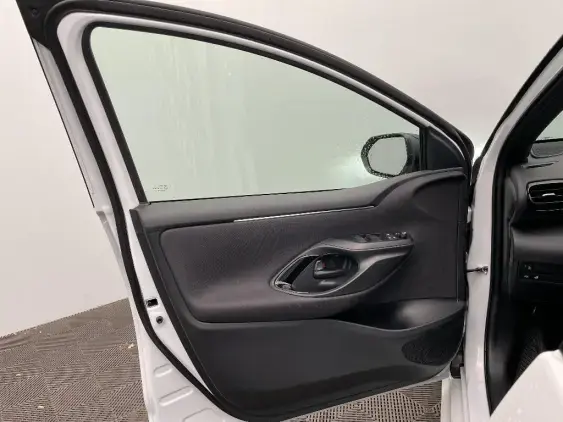 TOYOTA YARIS IV - voiture de démonstration - Photo 19