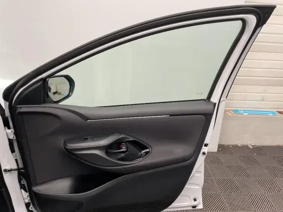 TOYOTA YARIS IV - voiture de démonstration - Photo 20