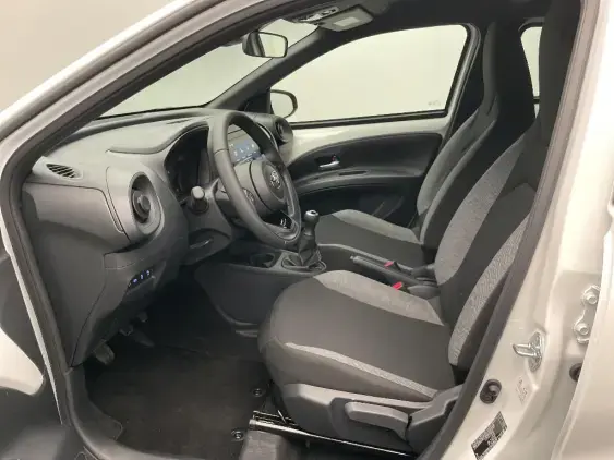 TOYOTA AYGO X - voiture de démonstration - Photo 18