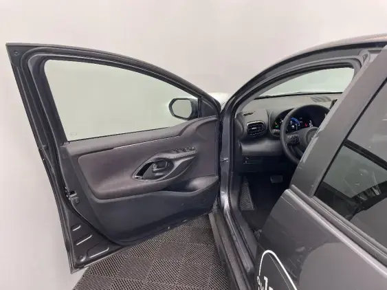 TOYOTA YARIS IV - voiture de démonstration - Photo 19