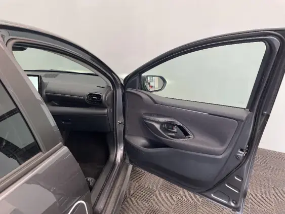 TOYOTA YARIS IV - voiture de démonstration - Photo 20