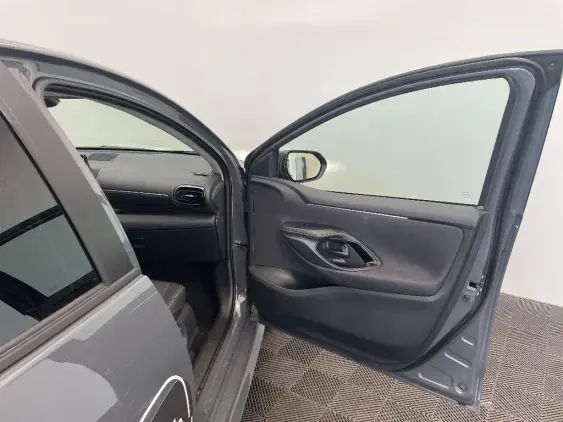 TOYOTA YARIS IV - voiture de démonstration - Photo 20