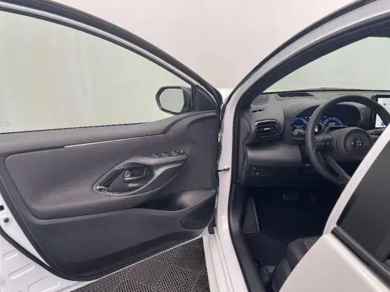 TOYOTA YARIS IV - voiture de démonstration - Photo 19