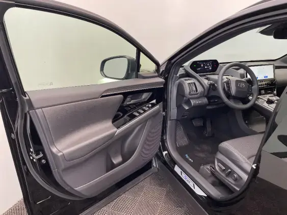 TOYOTA BZ4X - voiture de démonstration - Photo 19