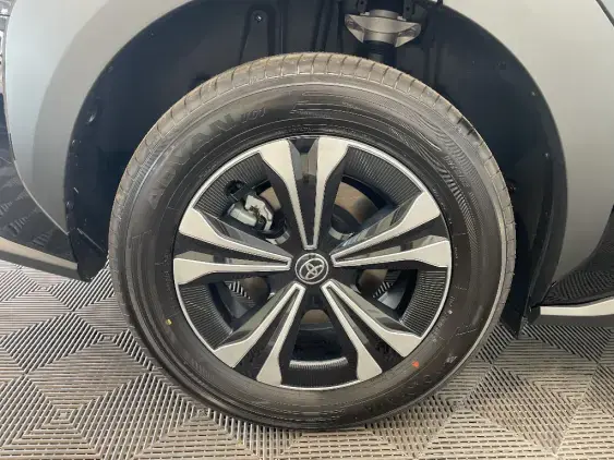 TOYOTA BZ4X - voiture de démonstration - Photo 25