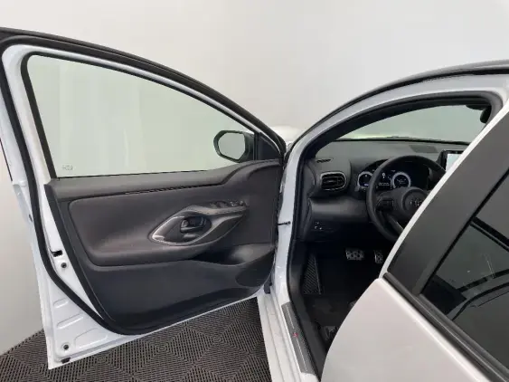 TOYOTA YARIS IV - voiture de démonstration - Photo 19