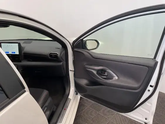 TOYOTA YARIS IV - voiture de démonstration - Photo 20