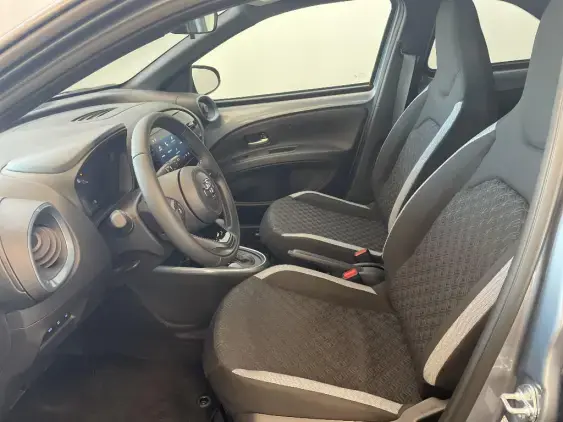 TOYOTA AYGO X - voiture de démonstration - Photo 18