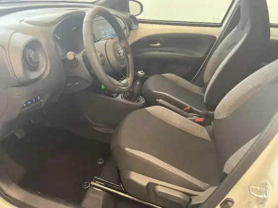 TOYOTA AYGO X - voiture de démonstration - Photo 18