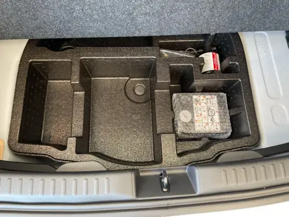 TOYOTA YARIS IV - voiture de démonstration - Photo 17