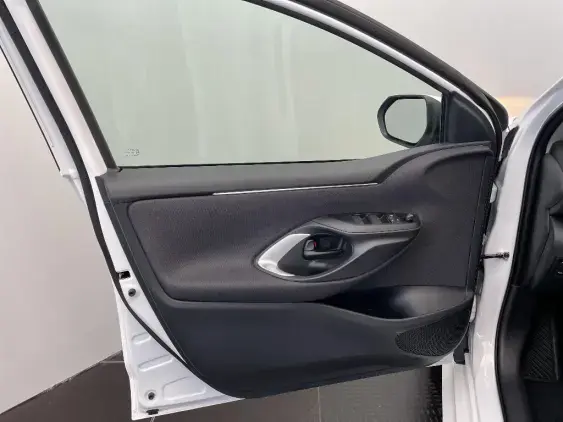 TOYOTA YARIS IV - voiture de démonstration - Photo 19