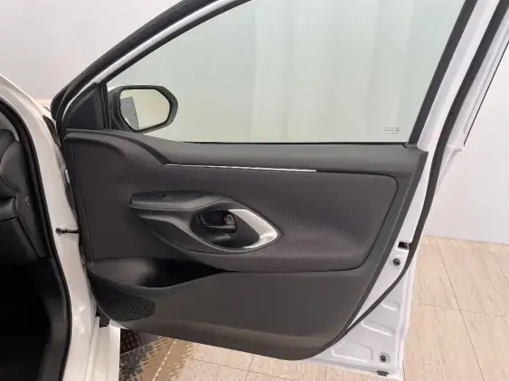 TOYOTA YARIS IV - voiture de démonstration - Photo 20