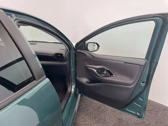 TOYOTA YARIS IV - voiture de démonstration - Photo 20