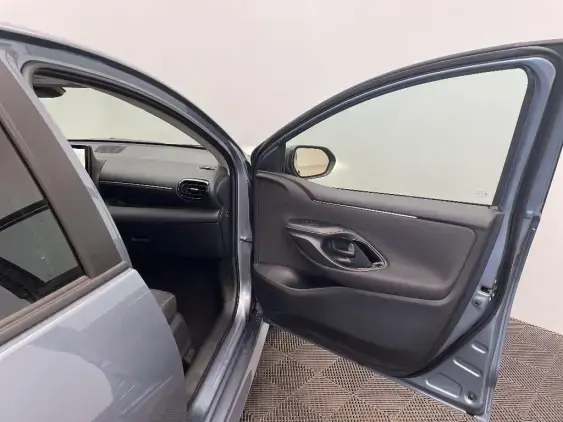 TOYOTA YARIS IV - voiture de démonstration - Photo 20