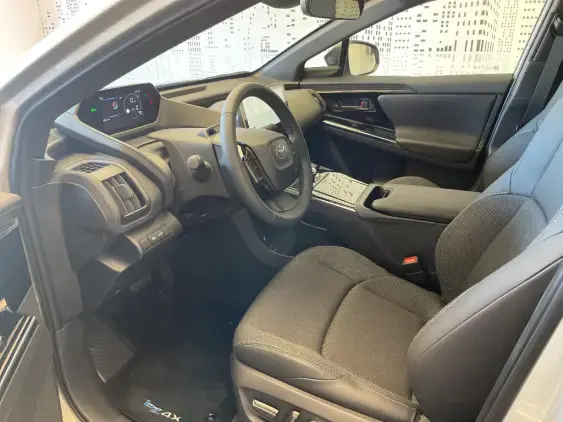 TOYOTA BZ4X - voiture de démonstration - Photo 18