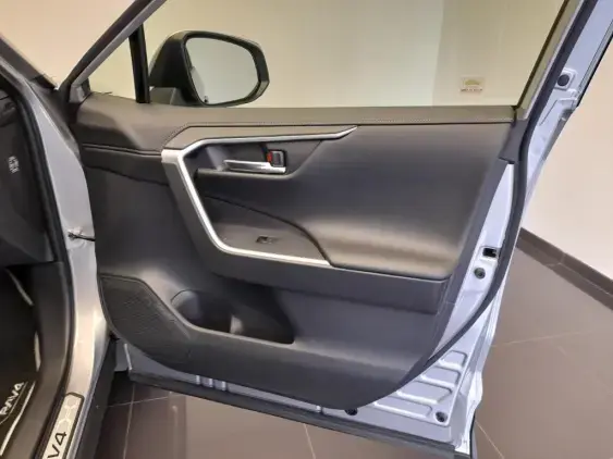 TOYOTA RAV4 V - voiture de démonstration - Photo 20