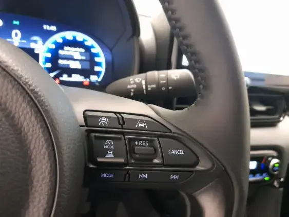 TOYOTA YARIS IV - voiture de démonstration - Photo 24